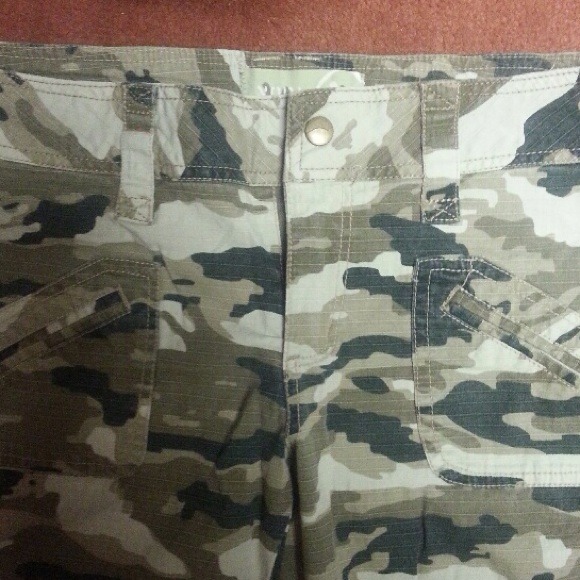 Size 9 very nice capri - Picture 2 of 4