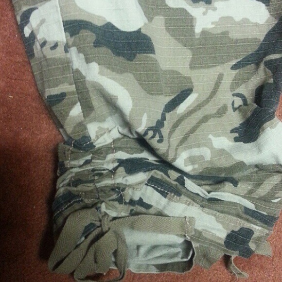 Size 9 very nice capri - Picture 3 of 4