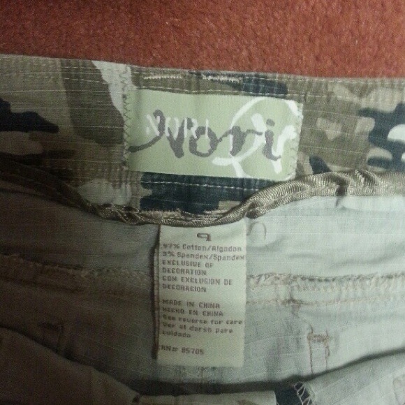 Size 9 very nice capri - Picture 4 of 4