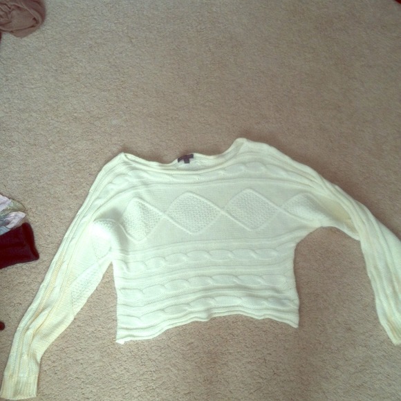 Embroidered cropped sweater 🌻REDUCED🌻