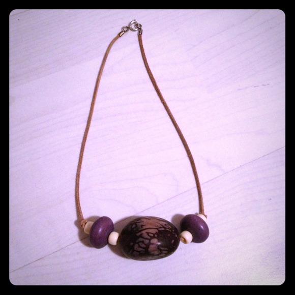 Wooden beaded necklace on leather chain - Picture 1 of 3