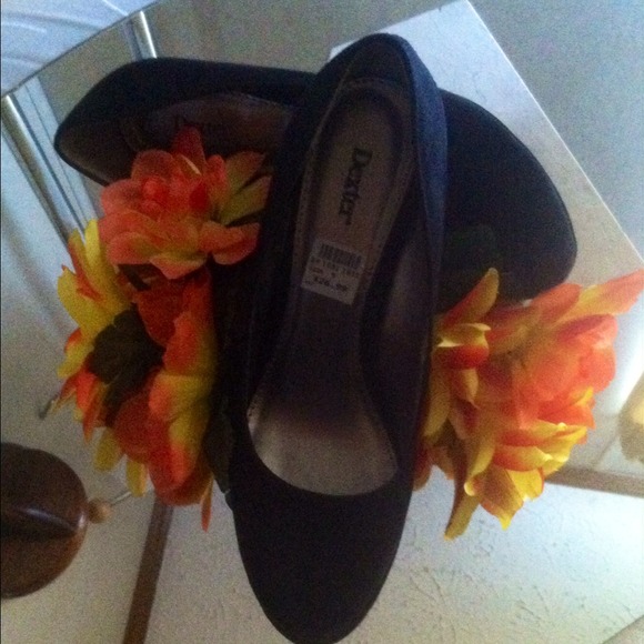 🚨ON SALE 🎉Host Pick 🎉 - Picture 2 of 3