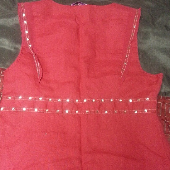 Nice top new - Picture 2 of 4