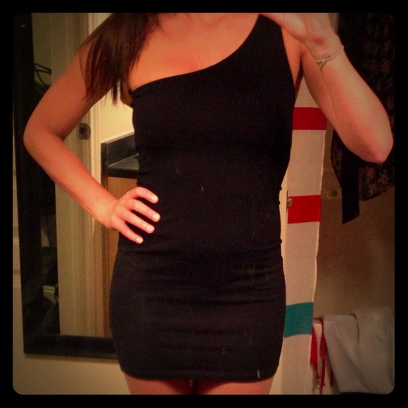 ⛔SOLD IN BUNDLE⛔ One Shoulder Black Dress