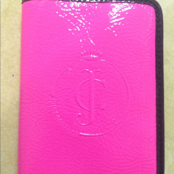 Juicy passport holder