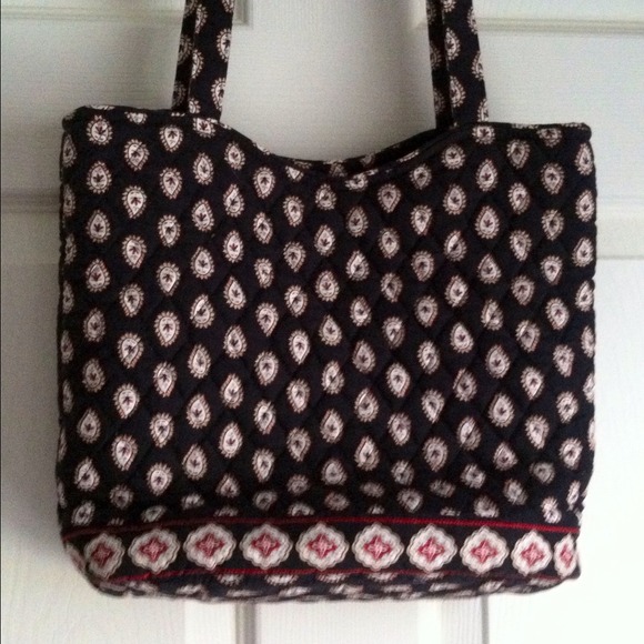 25% OFF 💰 Vera Bradley Purse in Classic Black