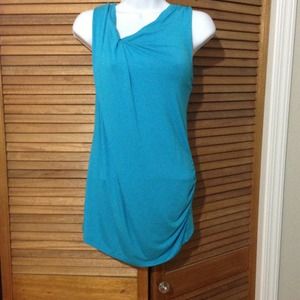 🔴Sold in bundle🔴🌺NWT,  Tahari  soft knit top