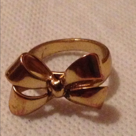 Banana Republic bow costume ring