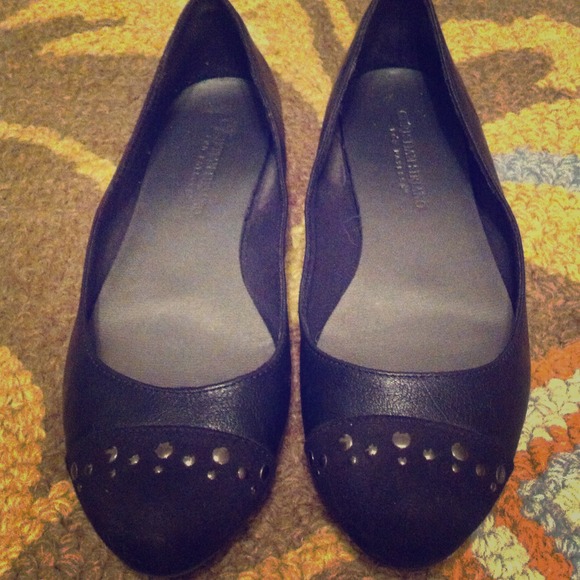 Black ballet flats