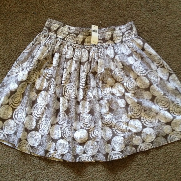 BUNDLE RESERVED Banana Republic skirt and shirt