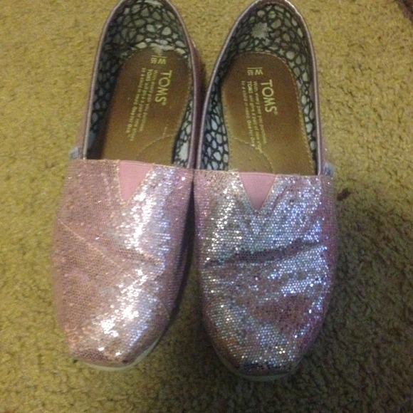 Pink sparkley toms