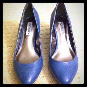 Steve Madden blue almond toe heels size 6.5