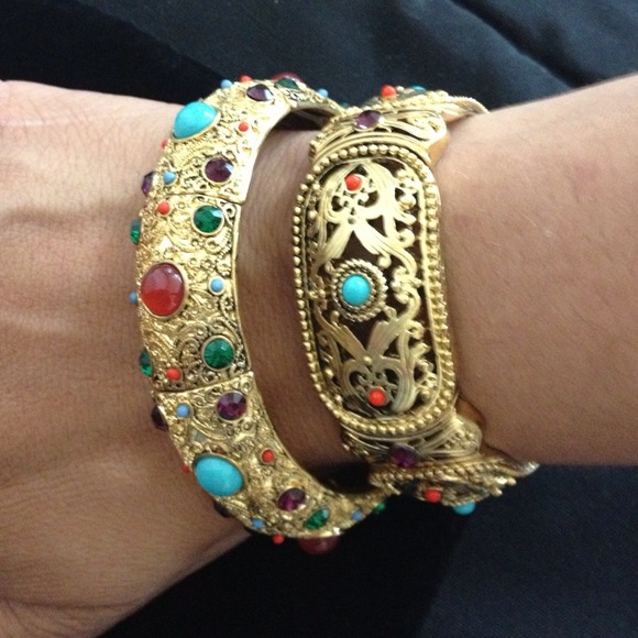Multi color costume gold/jewel bracelet set of two - Picture 2 of 3