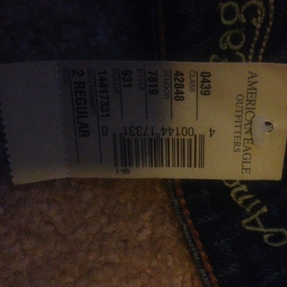 NWT American Eagle capris - Picture 3 of 3