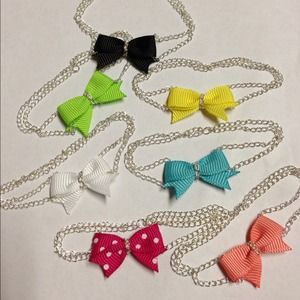 Bow bracelet