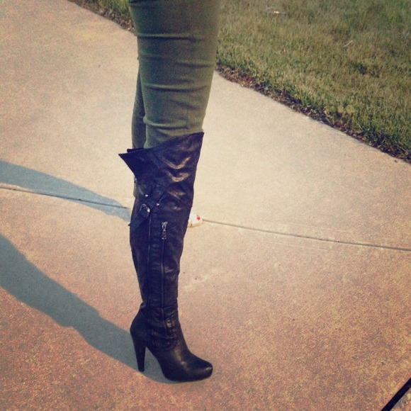 Bundle GUESS boots👢 &  french connection top