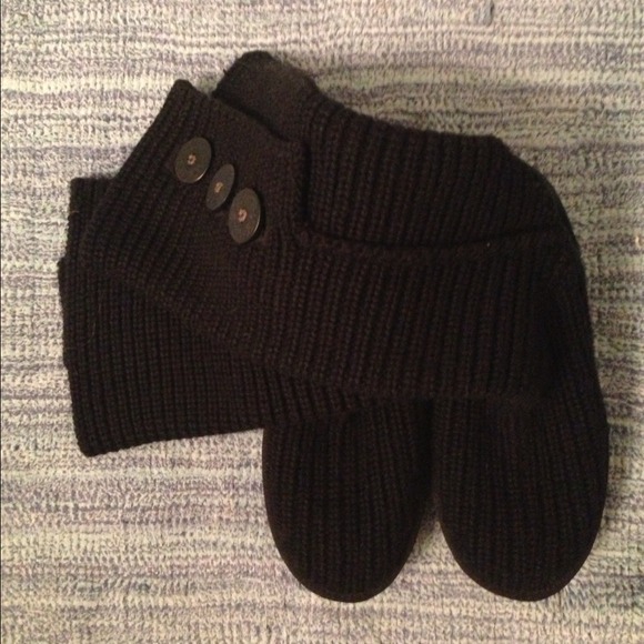 🚫RESERVED🚫Authentic Uggs Classic Cardy & Lattice