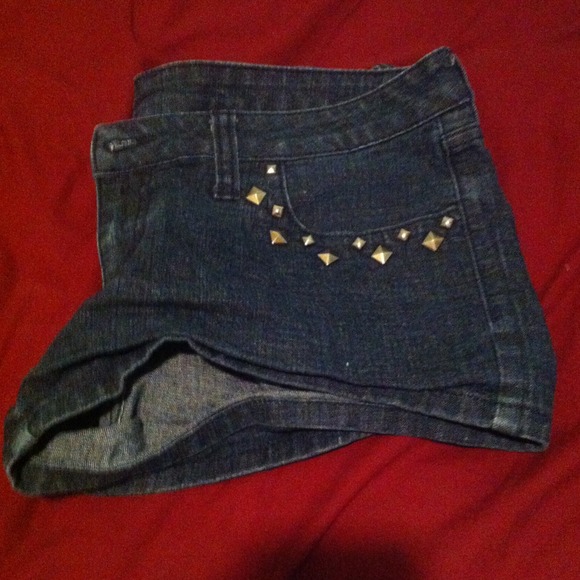 Studded pocket shorts - Picture 1 of 3