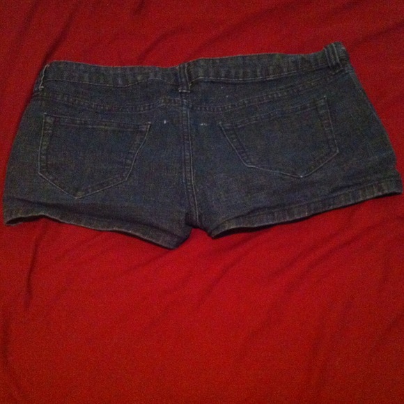 Studded pocket shorts - Picture 2 of 3