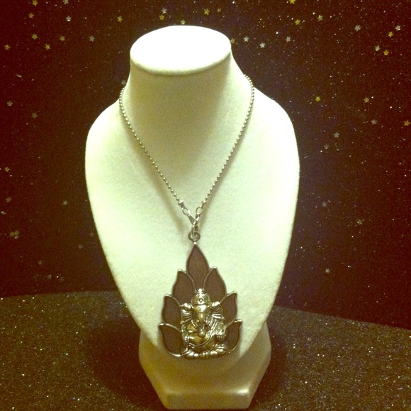 🚫Sold in bundle🚫Hindu Ganesh pendant