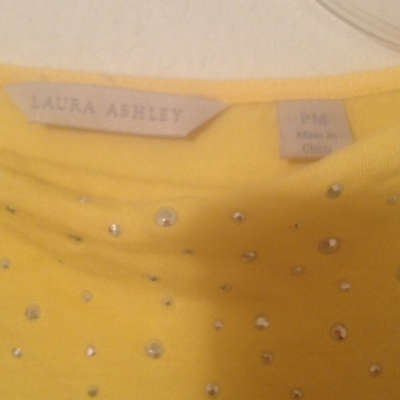 Beautiful Yellow studded top size Medium - Picture 2 of 4