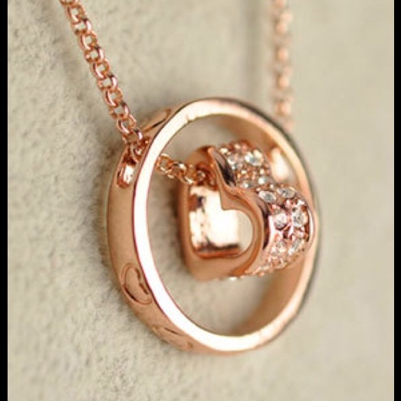 π«SOLDπ«18K Rose Gold plated Heart Necklace - Picture 2 of 4
