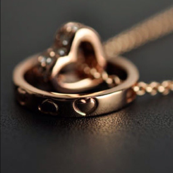 π«SOLDπ«18K Rose Gold plated Heart Necklace - Picture 3 of 4