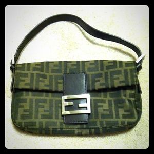 Fendi shoulder small classy bag