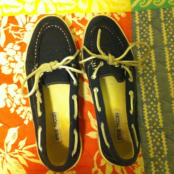 Steve Madden Navy Boat Shoes
