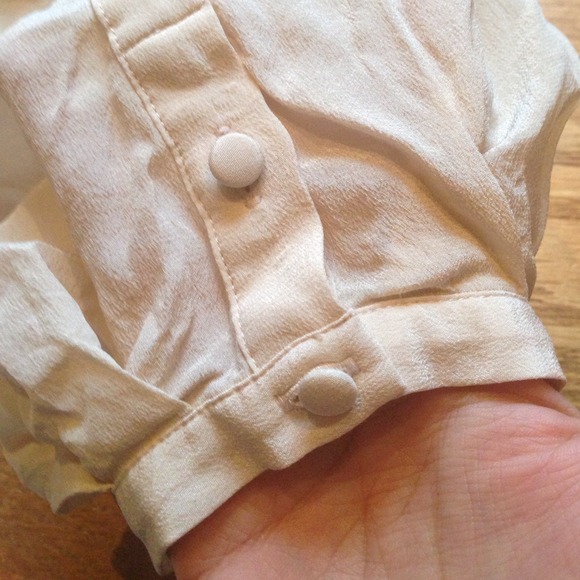 Urban Outfitters 'Odille' silk top - Picture 4 of 4