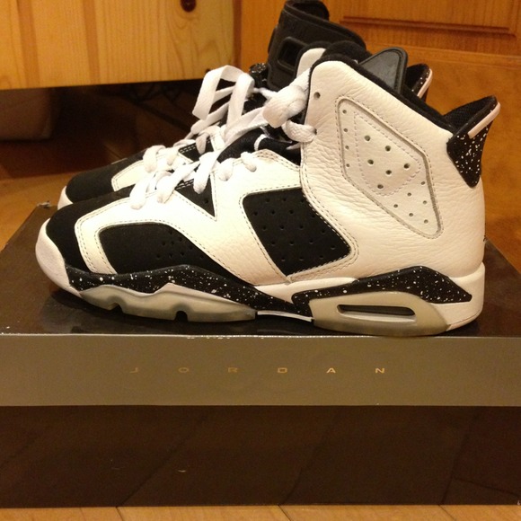 *ON HOLD* Jordan Retro 6 Oreos sz. 5 (GS)