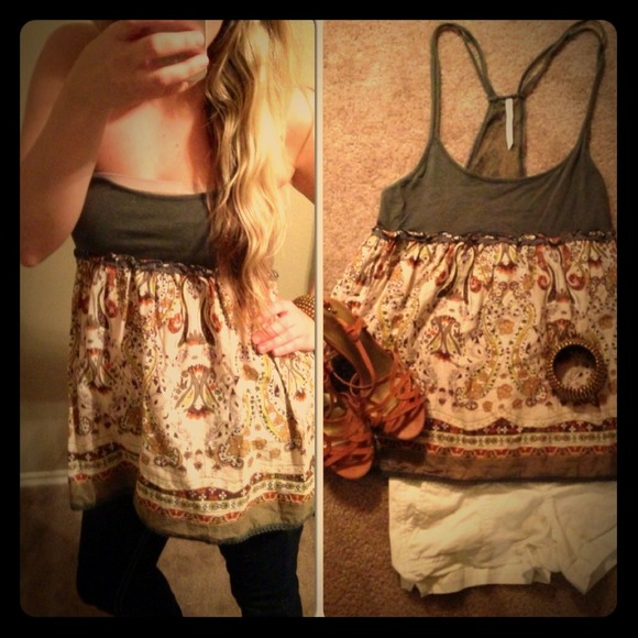 ❤❤sold in bundle❤❤🎀Floral summer top - Picture 1 of 4