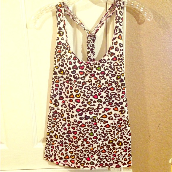 ❌Sold in Bundle❌ Heart Print Tank