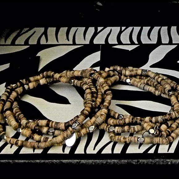 Top, Necklace, Bracelets - Picture 3 of 3