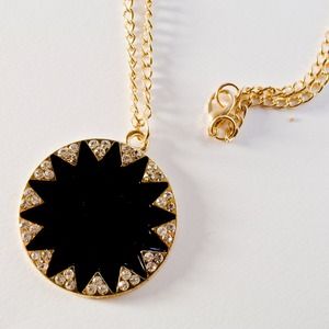 -NEW- Gold Starburst necklace