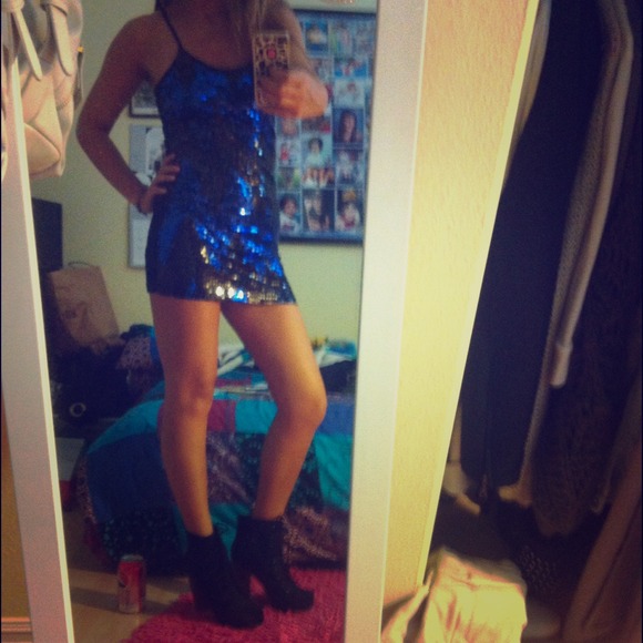 🚫SOLD🚫Black and blue sequin dress