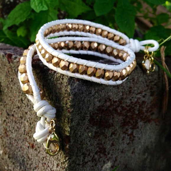 ⛔SOLD⛔ White & Gold double wrap Bracelet