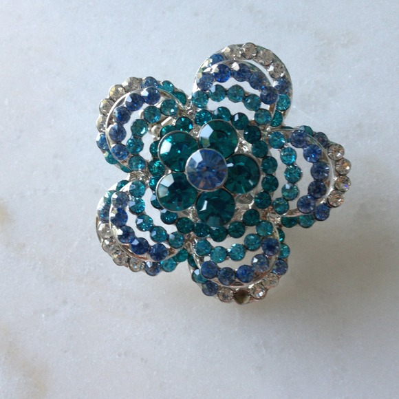Green and blue flower ring