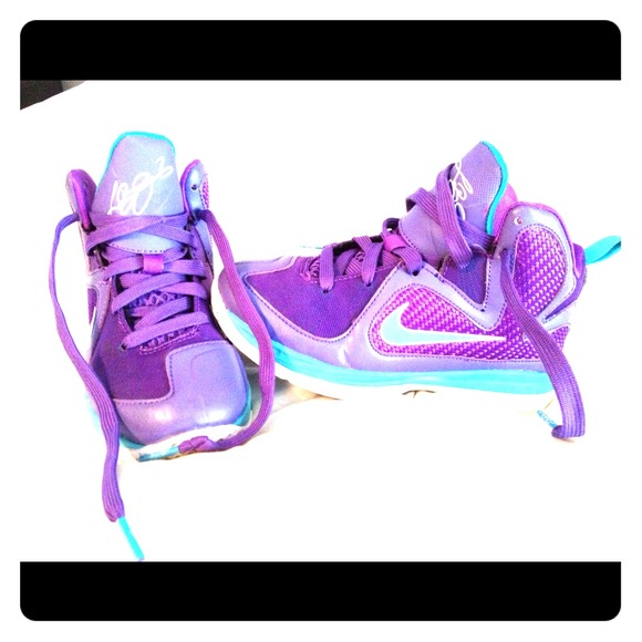 Kid's sneakers- Nike Labron Hornets