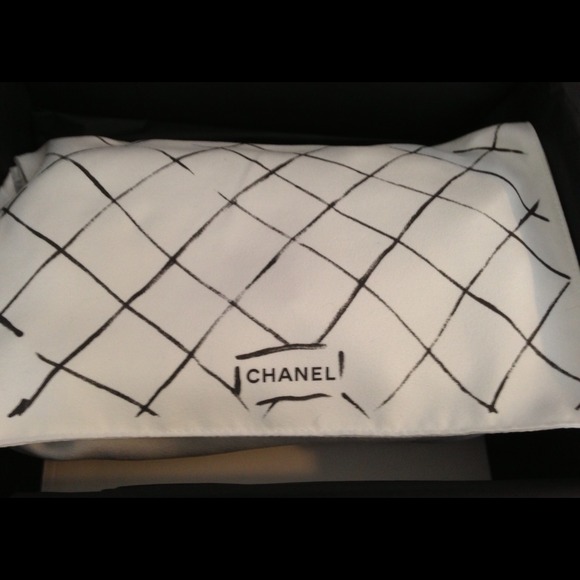 Not for sale* Chanel reissue 2.55 in gold hardware - Picture 2 of 3