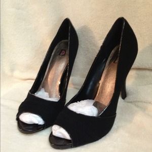 Gorgeous black suede type heels