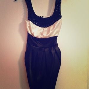 🚨Reduced!! Black/white dress