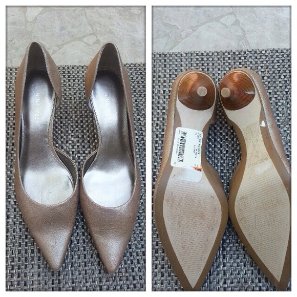 HOLD!!!! Nude sparkly Nine West Pumps Size 5.5