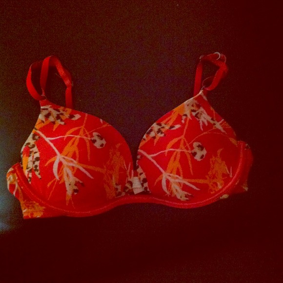 Victoria's Secret Very Sexy Plunge Bra Padded