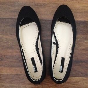 Never been worn BDG flats