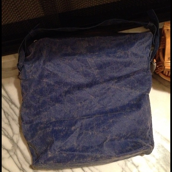👜👖Jean Distressed Look Handbag👖👜 - Picture 2 of 5