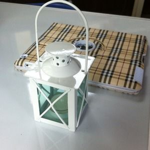 Adorable little white lanterns