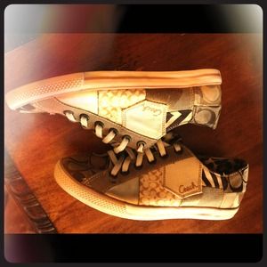 Women's authentic Coach shoes size 7