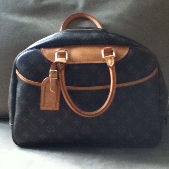 SOLD!!! Authentic Louis Vuitton Deuville