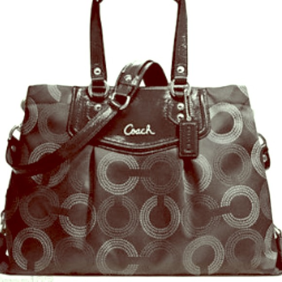 💥💥SOLD💥💥Authentic Coach OP ART Carryall